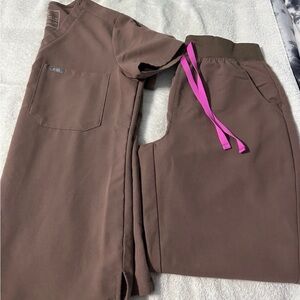 Figs Smokey Taupe Scrub Set